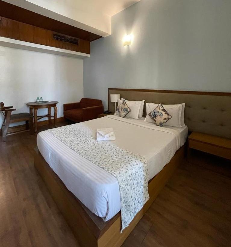 Hotel Tragopan Dimāpur エクステリア 写真