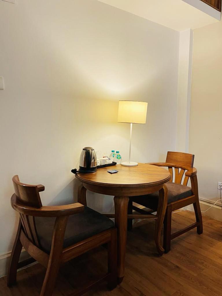 Hotel Tragopan Dimāpur エクステリア 写真